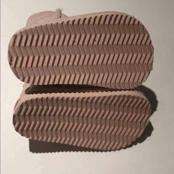 H&M fur lined booties ⭐️ - Picture 3 of 3